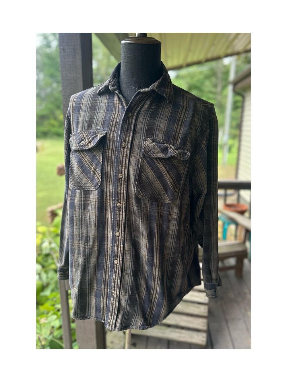 Carhartt Men's Plaid Long-sleeve Button-Up Shirt